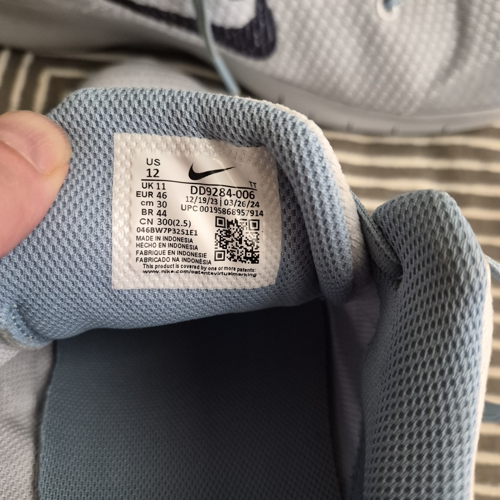 Nike Men's Flex Experience Run 11 Athletic Shoes - Picture 4 of 5
